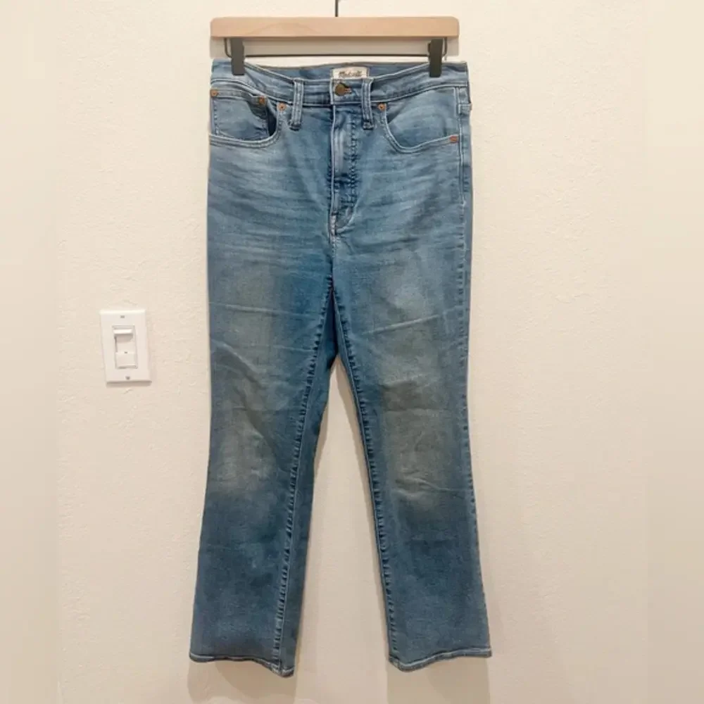 MADEWELL Cali Demi-Boot Jeans in Dorrance Wash: Kick Out Crop - Picture 4 of 10
